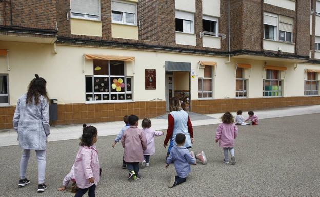 Cs Torrelavega pide modificar los requisitos «incoherentes» del reparto de becas de guardería
