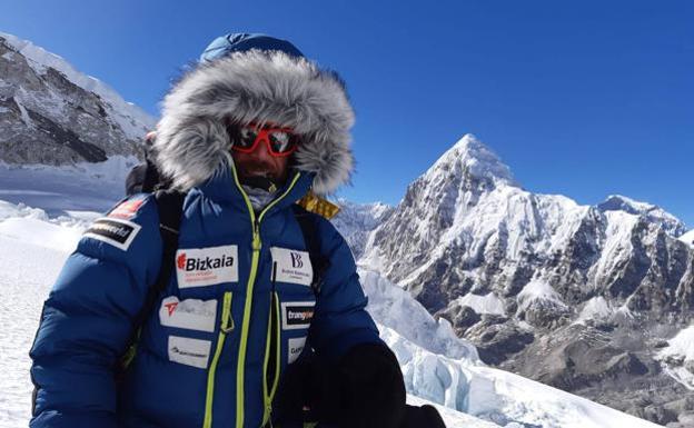 Dos alpinistas mueren en el Everest por agotamiento y ceguera de las nieves