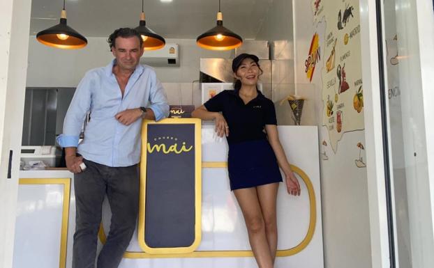 El cántabro Javier Arce abre en Tailandia 'Churromai', la primera churrería gourmet