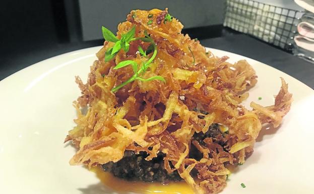 Tarde o temprano llegarás a La Primera, el restaurante cántabro de la Gran Vía de Madrid