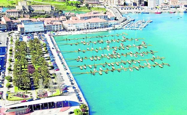 El puerto deportivo de San Vicente sigue a la espera de la decisión judicial