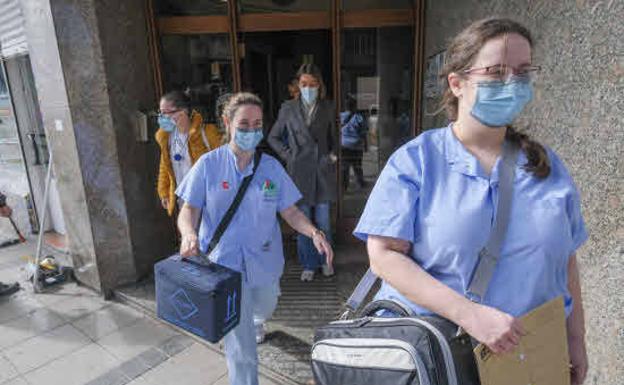 Arranca la vacunación con Janssen a los inmovilizados en domicilios de Cantabria