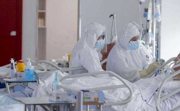 Vuelve a subir la incidencia del covid en Cantabria tras el respiro del fin de semana