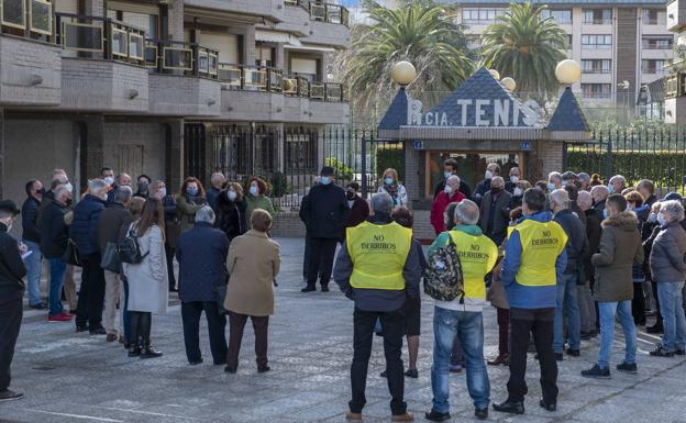 El Tribunal Superior multará a la alcaldesa de Laredo si no realoja a los vecinos del Tenis antes del lunes