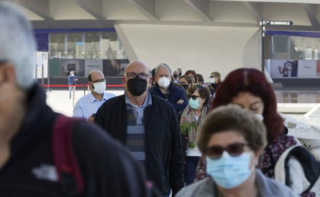 Sanidad investiga la relación con la cepa india de un caso de covid en Valencia