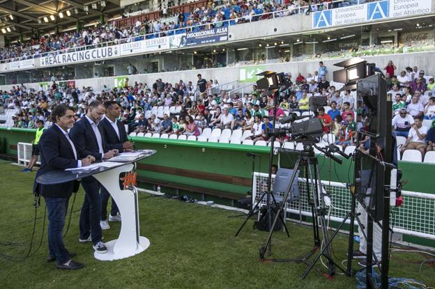 El Racing trabaja con la hipótesis de ingresar un cuarto de millón por derechos televisivos