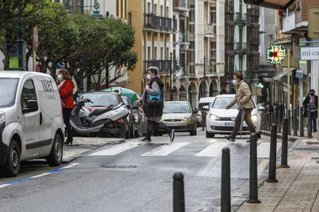 La implantación de la OLA en Torrelavega divide a comerciantes y vecinos del centro