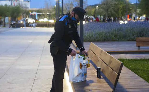 La Policía disuelve dos botellones en Torrelavega con cerca de 70 personas