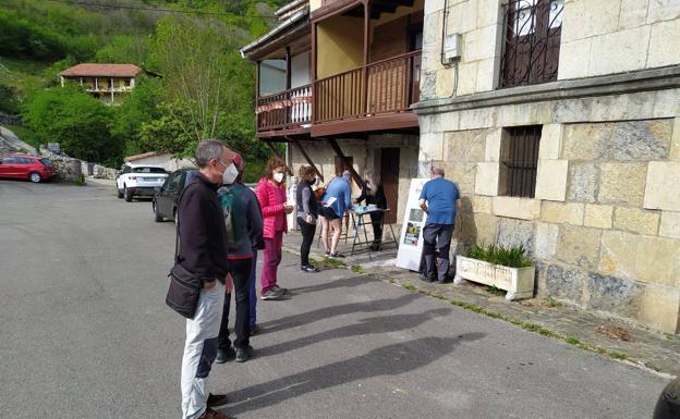 La Plataforma pasiega contra los eólicos presenta más de 2.000 alegaciones a Ribota