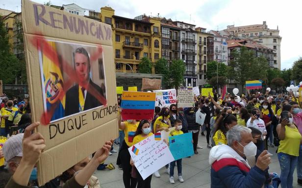 Más de 300 personas se concentran en Santander contra la represión gubernamental en Colombia