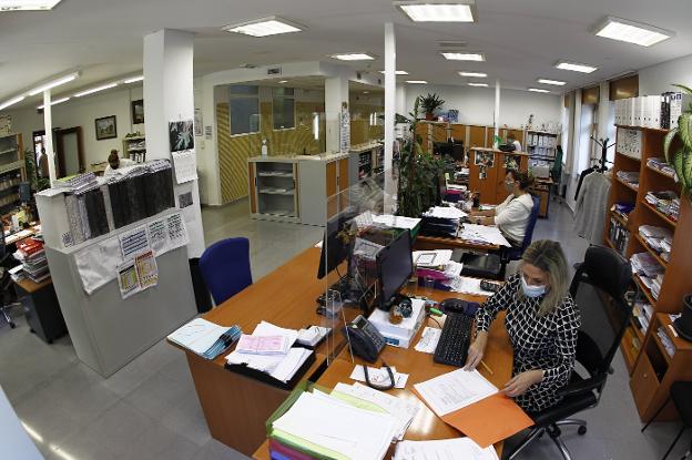 El Defensor del Pueblo sitúa al Ayuntamiento de Torrelavega entre las administraciones «entorpecedoras»