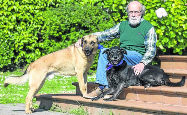 Francisco Valcarce: «Quiero a mis perros más que a la mayoría de la humanidad»