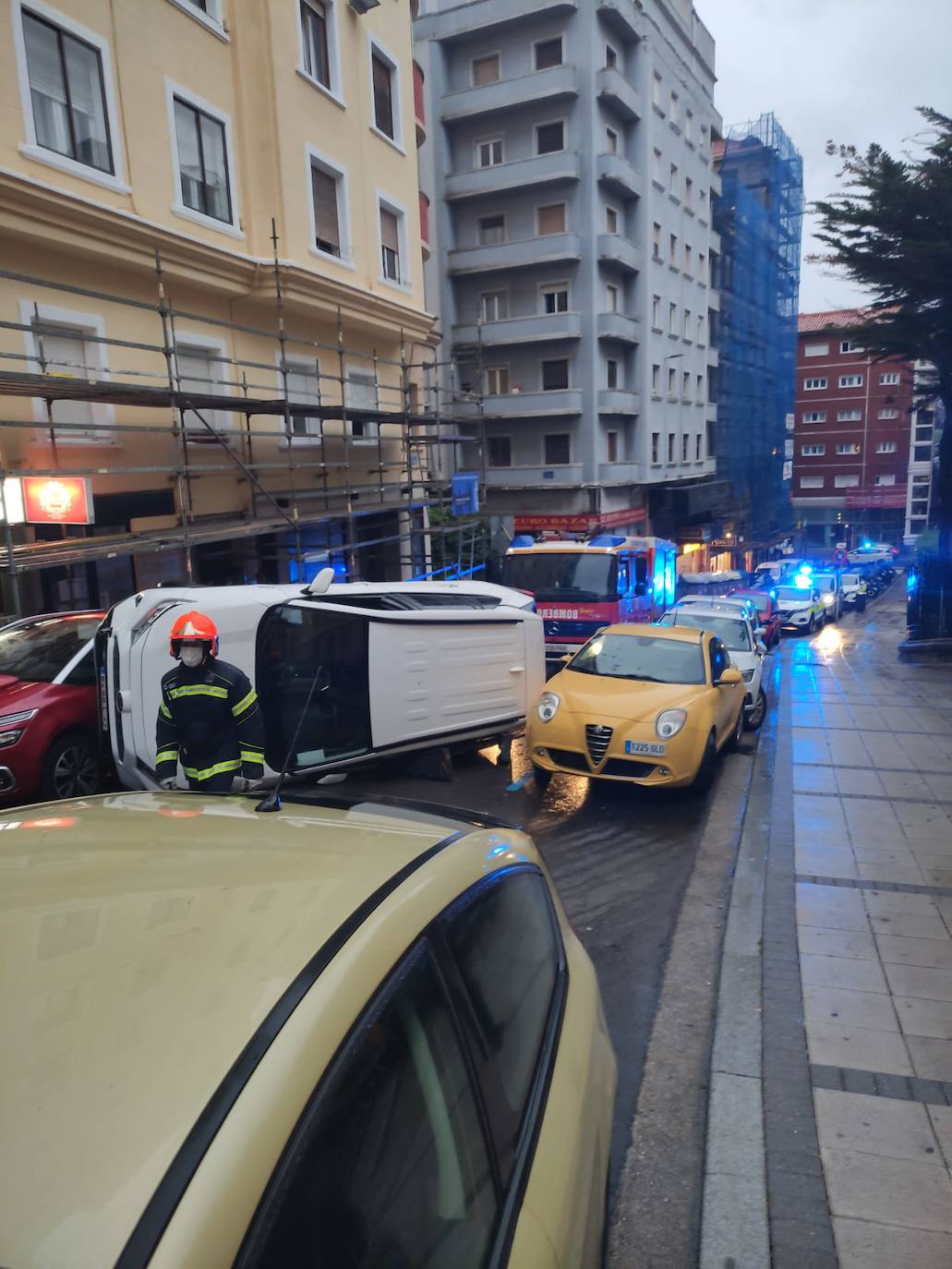 Accidente de tráfico en la calle santa Clara de Santander