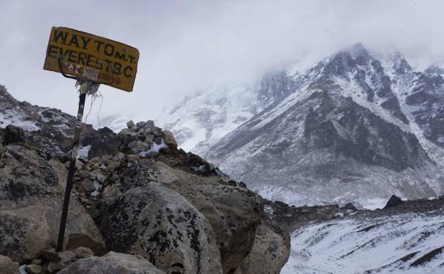 La maestra Tsang Yin-Hung bate el récord femenino de ascenso más rápido al Everest