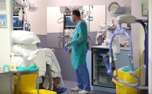 Sanidad notifica 4.941 nuevos contagios y 205 fallecidos por covid-19