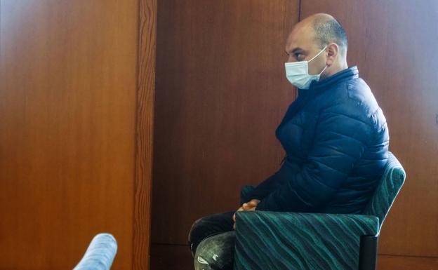 Cuatro años y nueve meses de prisión para el acusado de tirotear a un amigo en Renedo