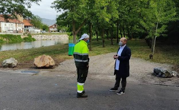 Los Corrales amplía el aparcamiento de Somahoz ante la masificación de la ruta de la Canal