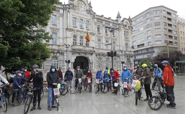 Cantabria ConBici reivindica la necesidad de cumplir las normas de velocidad 30