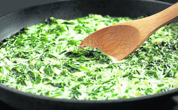 Así puedes hacer en casa unas ricas croquetas de espinacas y queso de Tresviso