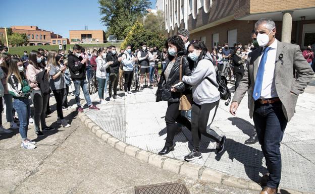 La defensa sostiene que el joven de Colindres asesinado en León murió por una negligencia médica