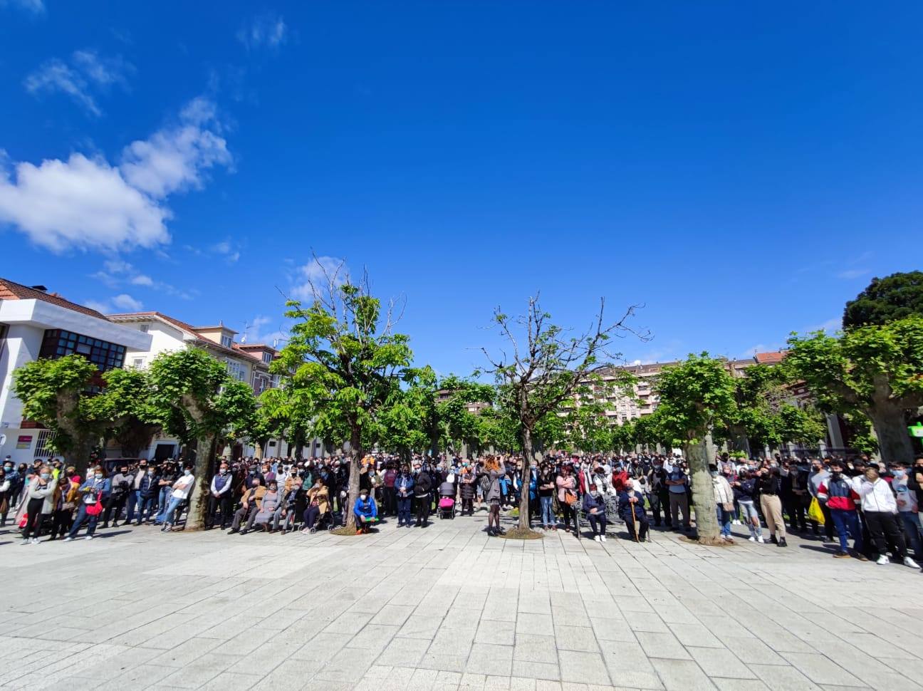 Colindres guarda un minuto de silencio por Mario Fuentes