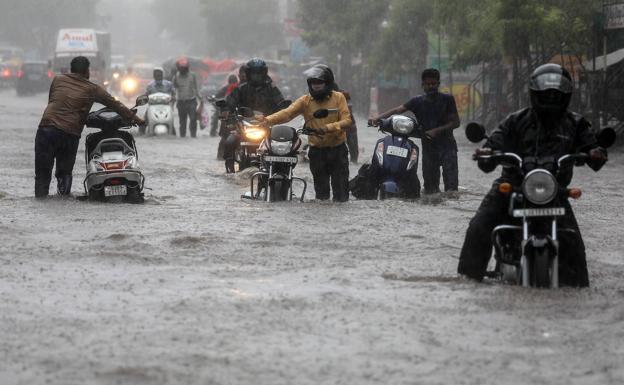 Un devastador ciclón deja una treintena de muertos en India