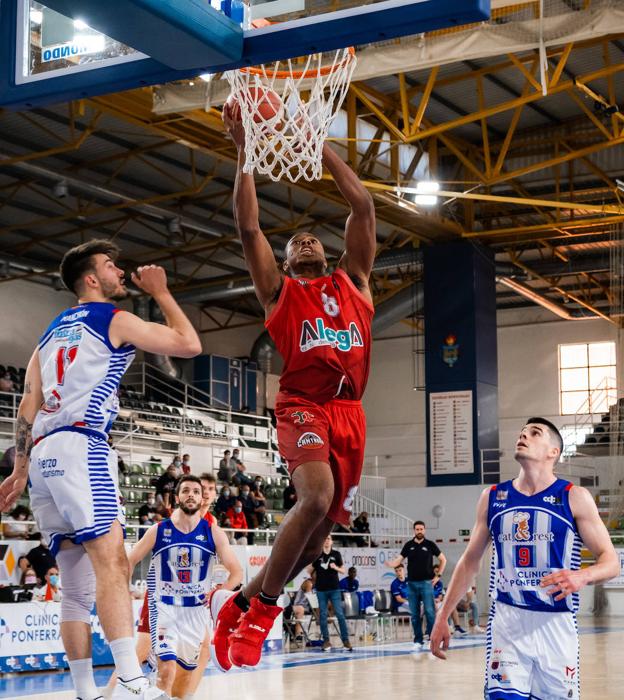 El Alega pone rumbo a las semifinales por el ascenso a la LEB Oro