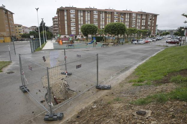 Problemas en el terreno obligan a parar las obras del ascensor de Nueva Ciudad