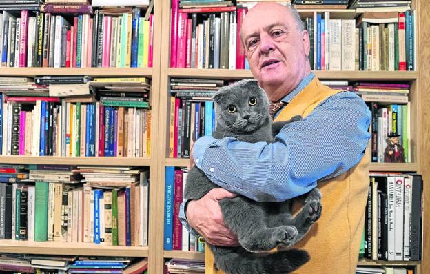 Jesús Pindado: «Mi percepción de los gatos ha cambiado»