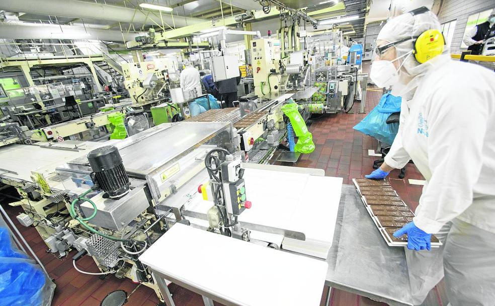 Nestlé fabrica en la planta de La Penilla el turrón Jungly