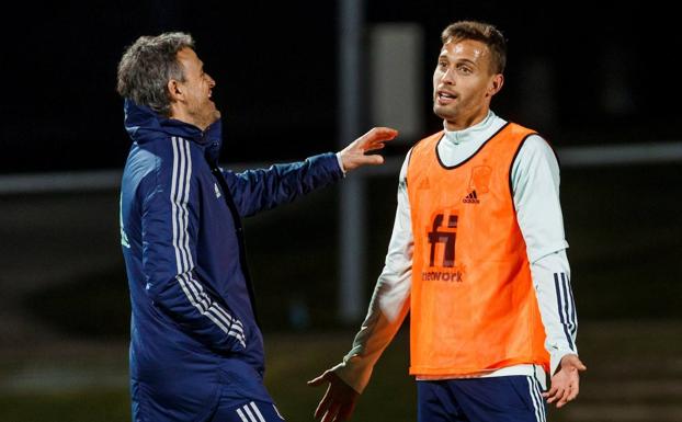 Luis Enrique deja fuera de la Eurocopa a Ramos y al cántabro Sergio Canales