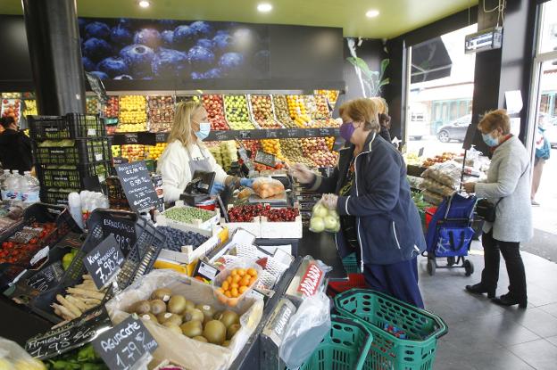 El semáforo covid mantiene en riesgo elevado a Los Corrales de Buelna y Santa María de Cayón