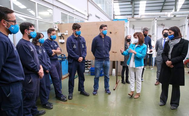 Una treintena de jóvenes se forman en la escuela-taller en instalación de placas solares y en inspección de gas