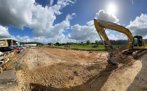 Comienzan las obras del nuevo aparcamiento del polígono de Molladar