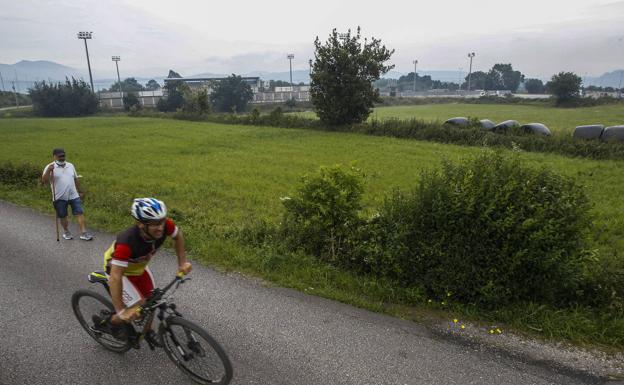 El Pleno de Torrelavega aprueba la expropiación de terrenos junto al campo de Santa Ana