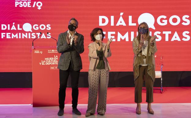 Calvo reivindica en Cantabria que el feminismo es la «hoja de ruta» para cambiar la sociedad «en la buena dirección
