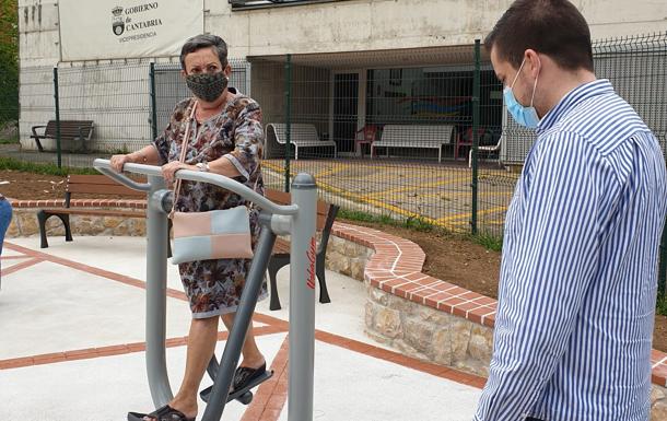 El paseo del Ferrocarril de El Astillero cuenta con nuevas máquinas para el ejercicio físico al aire libre