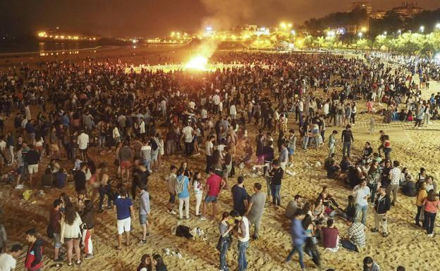 Santander suspende la hoguera de San Juan por «prudencia» y avisa de que las playas estarán vigiladas