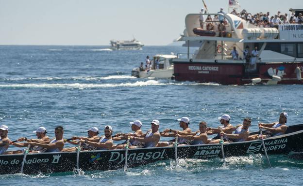 Siete traineras cántabras disputan este domingo la tradicional Bandera Sotileza