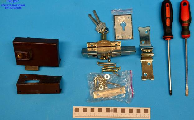 Otro okupa pillado con las manos en la cerradura acaba detenido por usurpación en la calle Cajo