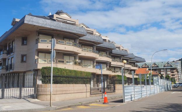 El TSJC rectifica y anula la orden para el realojo «inminente» de los vecinos del 'Tenis' de Laredo