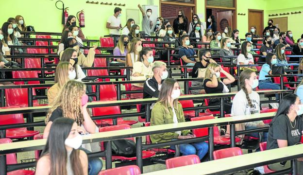 El rector de la UC avala el borrador de la futura Ley de Convivencia Universitaria