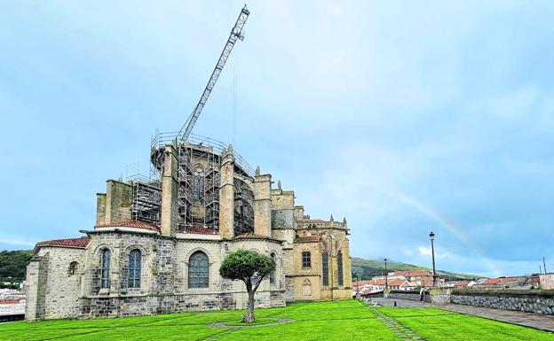La restauración de Santa María se centra en los muros y en la cubierta principal
