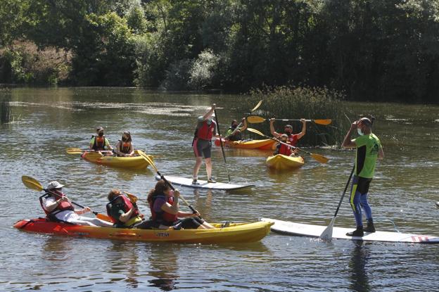 Las canoas regresan al cauce del Besaya