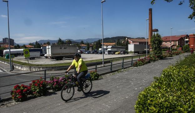 El PSOE no descarta el aparcamiento de La Lechera para las piscinas al aire libre