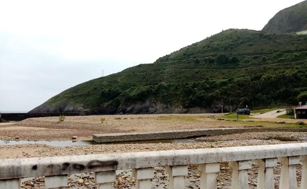 Comienzan los trabajos de acondicionamiento del entorno de la playa de Mioño