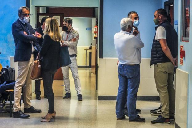 Un acuerdo in extremis evita el juicio entre Óscar González y Pepe Borbolla