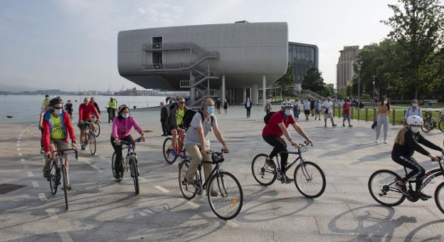 Carriles bici, aparcamientos disuasorios y buses eléctricos de Santander, a los fondos europeos