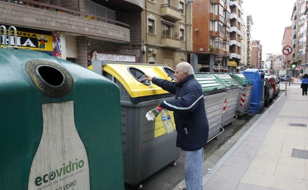 Torrelavega inicia gestiones para implantar la recogida selectiva de residuos orgánicos el 1 de enero