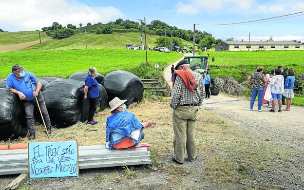 Técnicos de Obras Públicas visitarán el puente de Serdio para redactar un proyecto